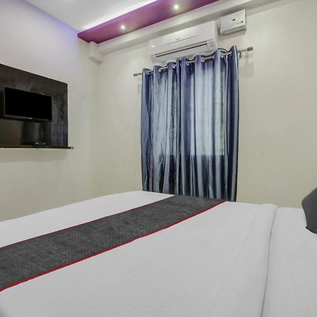 Collection O Galaxy Suites Hyderabad Ngoại thất bức ảnh