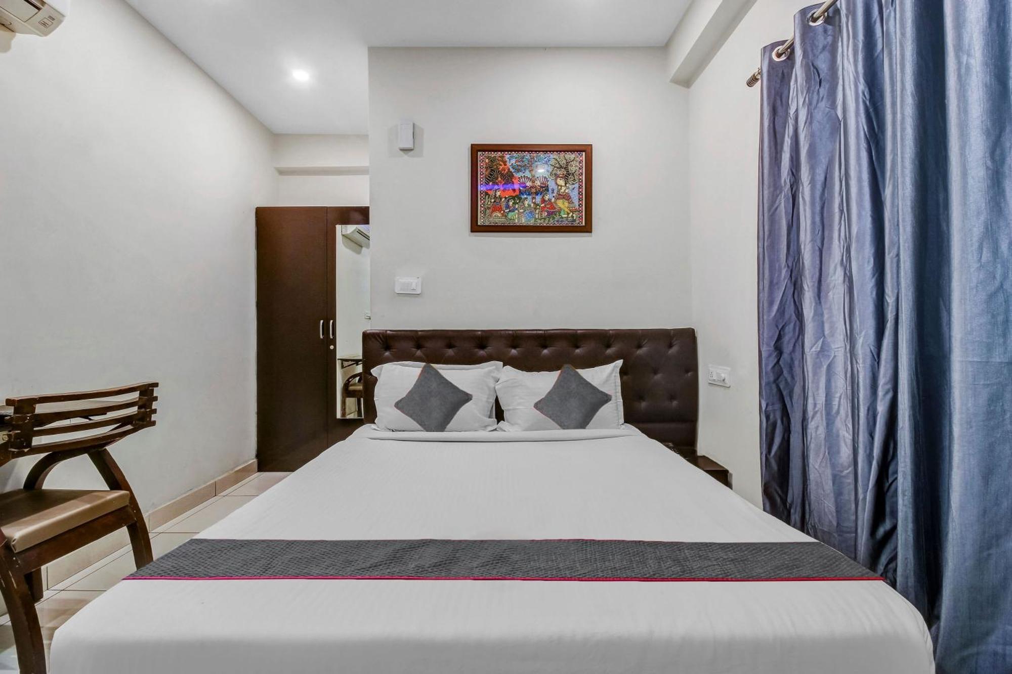 Collection O Galaxy Suites Hyderabad Ngoại thất bức ảnh