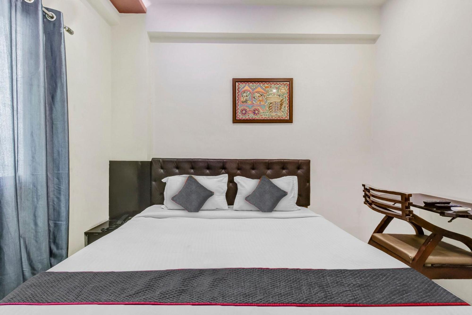 Collection O Galaxy Suites Hyderabad Ngoại thất bức ảnh