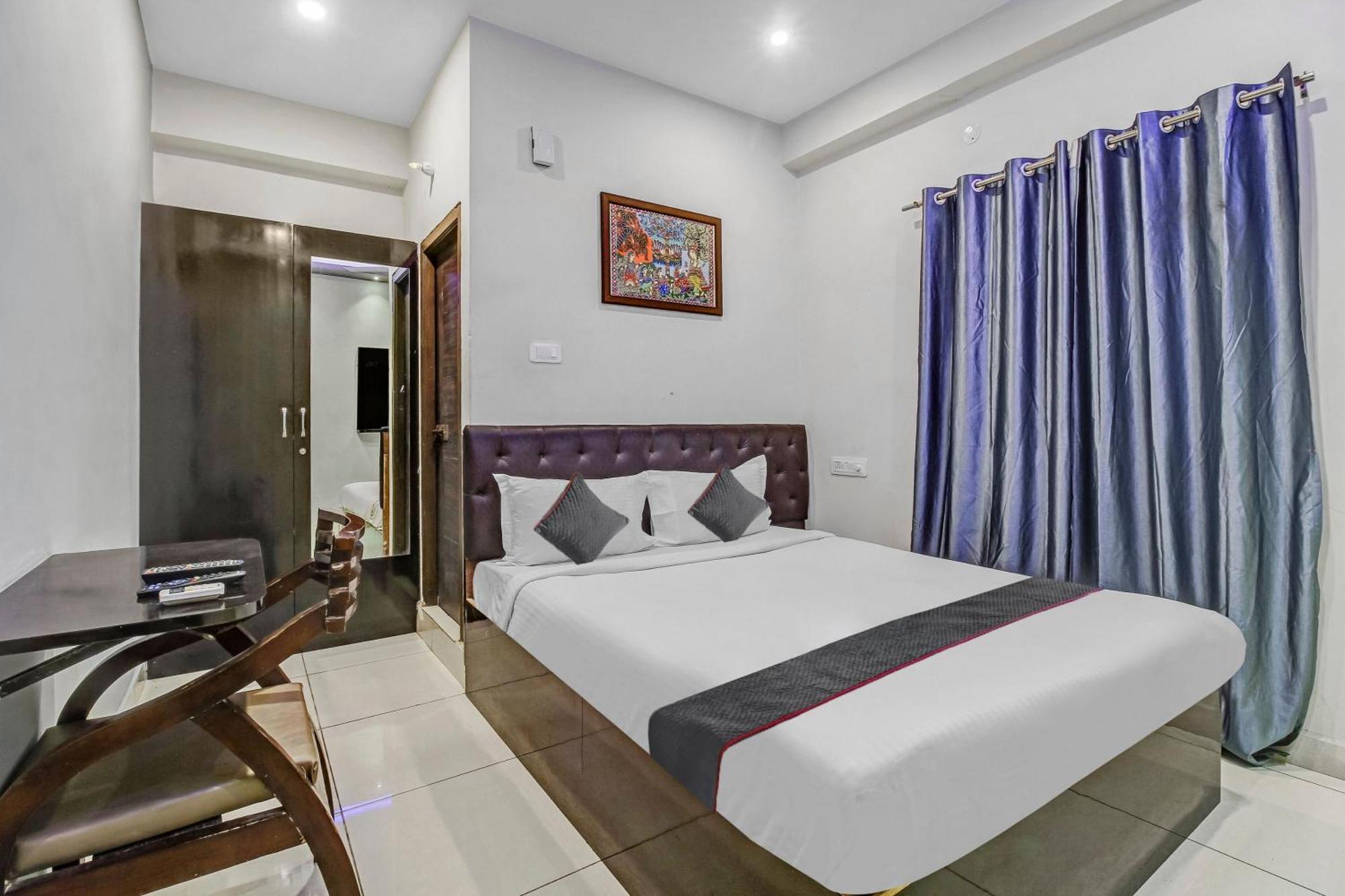 Collection O Galaxy Suites Hyderabad Ngoại thất bức ảnh