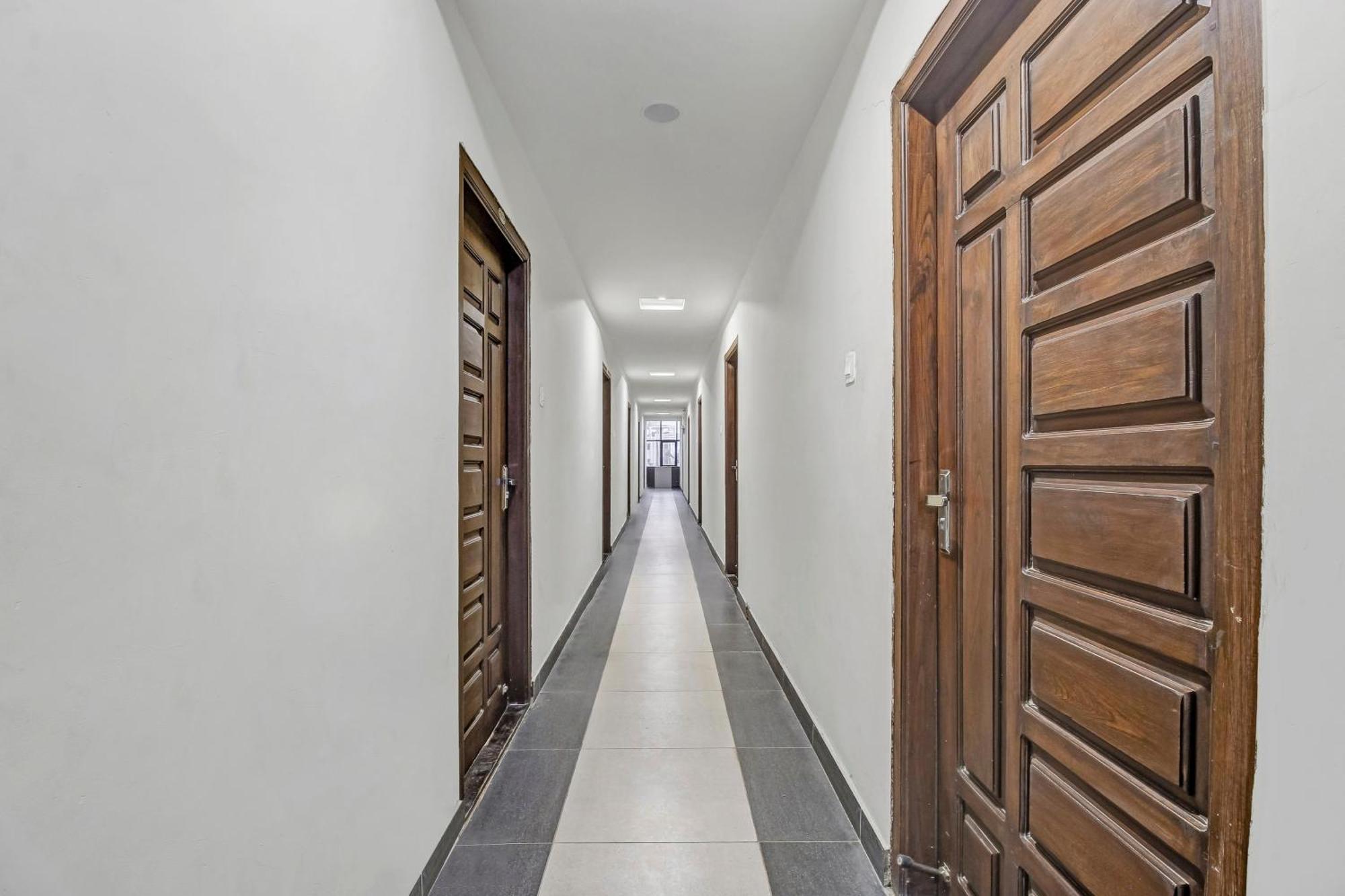 Collection O Galaxy Suites Hyderabad Ngoại thất bức ảnh