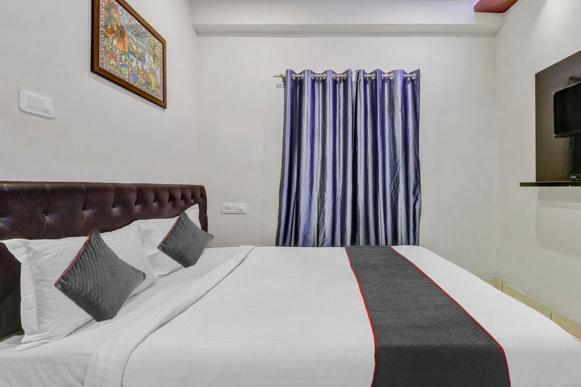 Collection O Galaxy Suites Hyderabad Ngoại thất bức ảnh