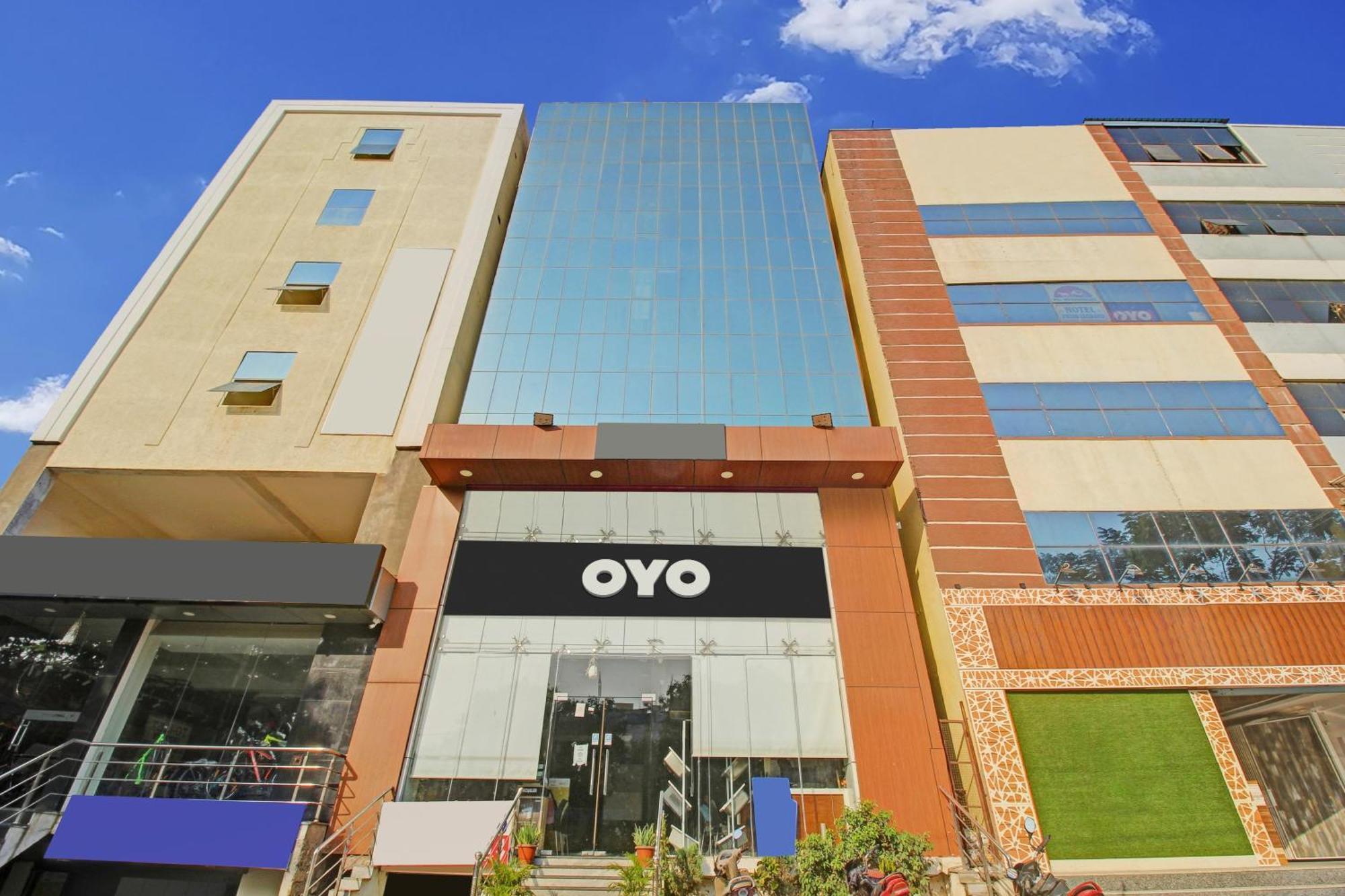 Collection O Galaxy Suites Hyderabad Ngoại thất bức ảnh