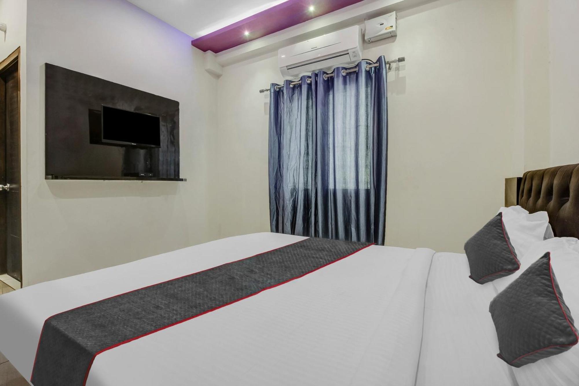 Collection O Galaxy Suites Hyderabad Ngoại thất bức ảnh
