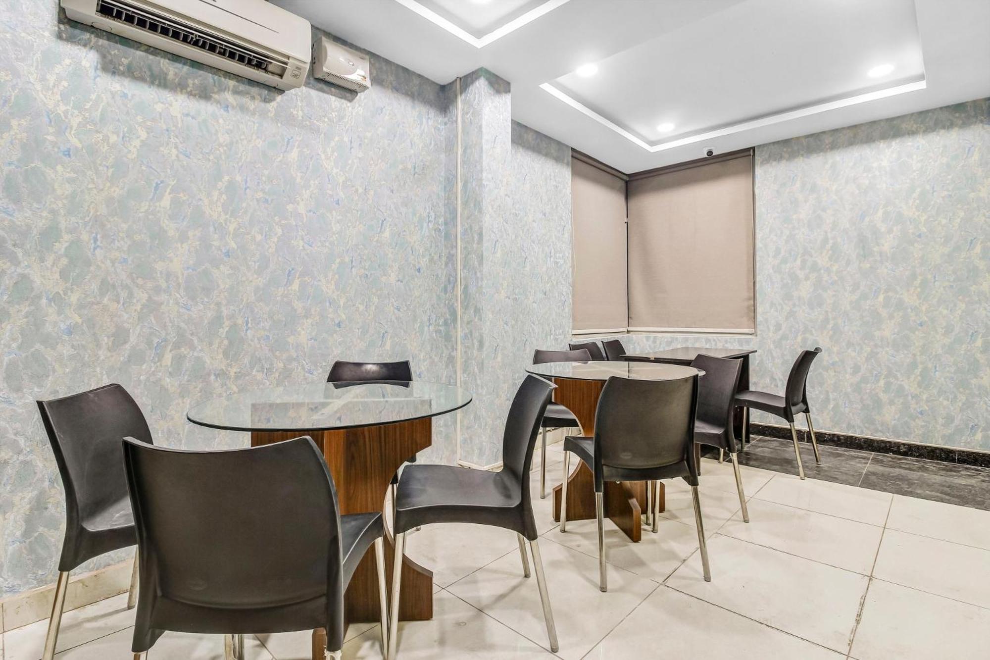 Collection O Galaxy Suites Hyderabad Ngoại thất bức ảnh