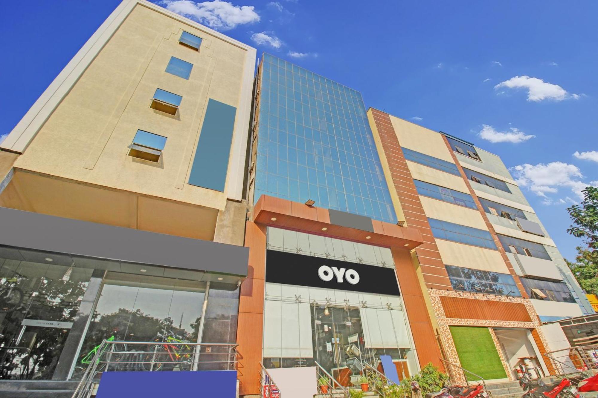 Collection O Galaxy Suites Hyderabad Ngoại thất bức ảnh